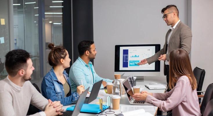 A team of marketer discussing strategic growth marketing